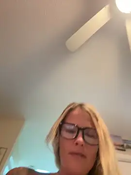 tattoobarbiexox online show from 10-29-25, 04:06