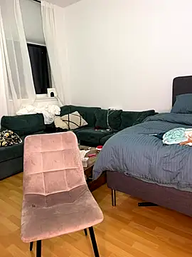 Lara khalifaa online show from 10-22-25, 05:45