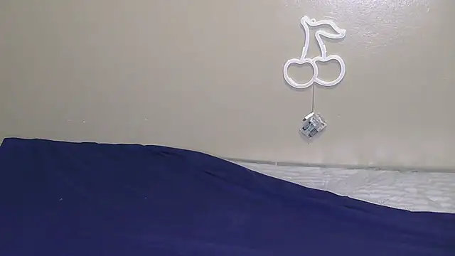 Serafynn online show from 10-28-25, 06:29