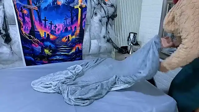 sofiagutierrez   online show from 10-22-25, 03:06