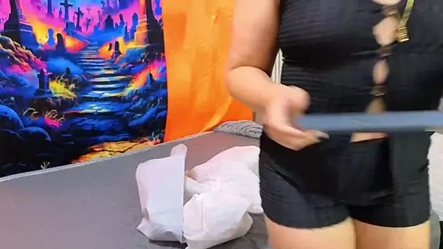 sofiagutierrez   online show from 10-10-25, 02:34
