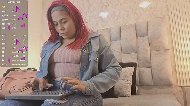 sofiagutierrez   online show from 10-05-25, 02:57