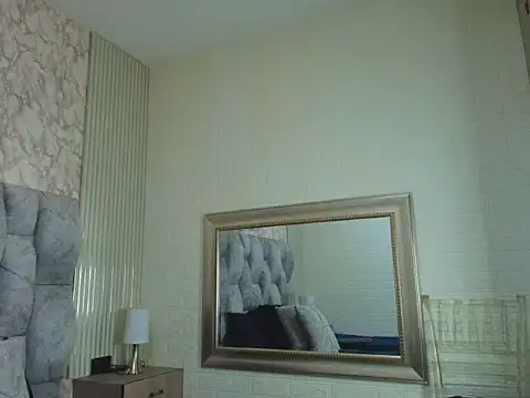 sofiagutierrez   online show from 09-25-25, 03:12