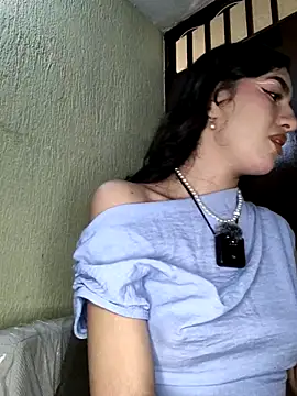 Emily-hottson online show from 10-17-25, 05:00