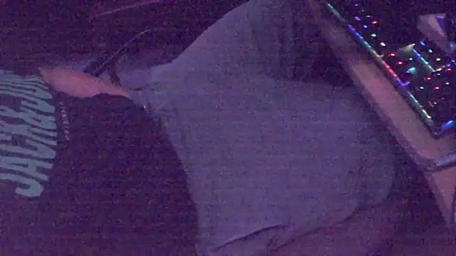 Snapshot of xderox318 chatting on 09-20-25, 08:14 xderox318 online show from 09-20-25, 08:14