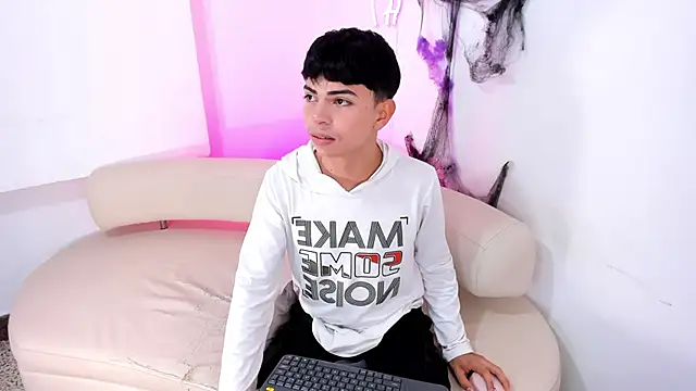 Peter chase online show from 10-21-25, 07:13