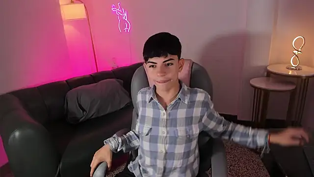 Peter chase online show from 11-29-25, 06:08