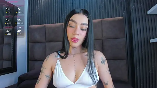 Scarlet  Jones  online show from 05-26-26, 04:32