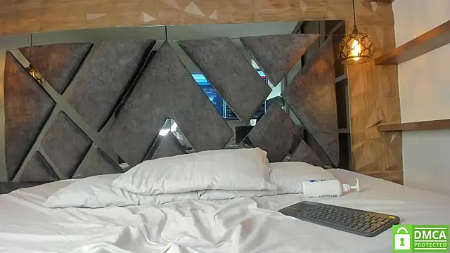 Scarlet  Jones  online show from 09-26-25, 08:49