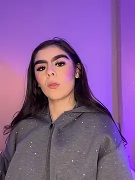 SofiaFontaiine online show from 11-18-25, 04:49