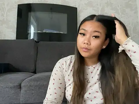 Snapshot of MissCherryyxox chatting on 09-28-25, 07:59 MissCherryyxox online show from 09-28-25, 07:59