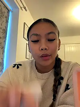 Snapshot of MissCherryyxox chatting on 09-24-25, 05:30 MissCherryyxox online show from 09-24-25, 05:30