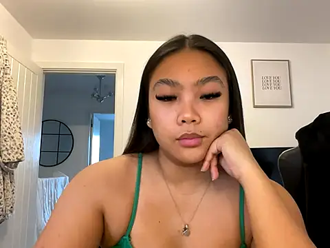 Snapshot of MissCherryyxox chatting on 10-25-25, 01:56 MissCherryyxox online show from 10-25-25, 01:56