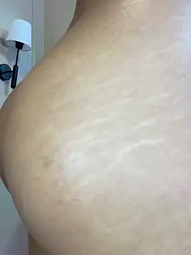 Ambersfoxx online show from 12-22-25, 12:33