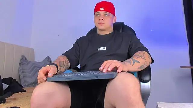 Snapshot of denis_munera chatting on 10-28-25, 09:41 denis munera online show from 10-28-25, 09:41