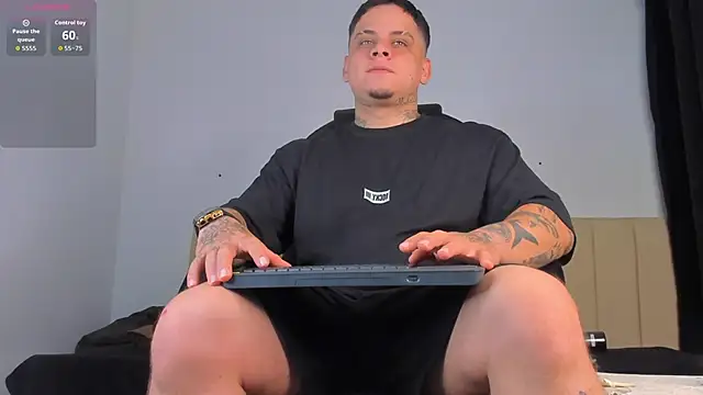 Snapshot of denis_munera chatting on 12-19-25, 10:39 denis munera online show from 12-19-25, 10:39