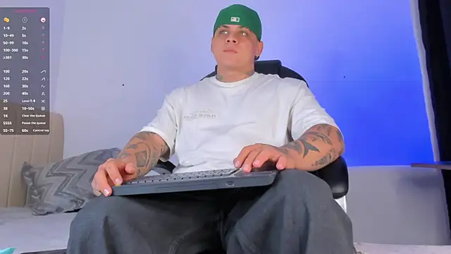 Snapshot of denis_munera chatting on 10-24-25, 10:47 denis munera online show from 10-24-25, 10:47