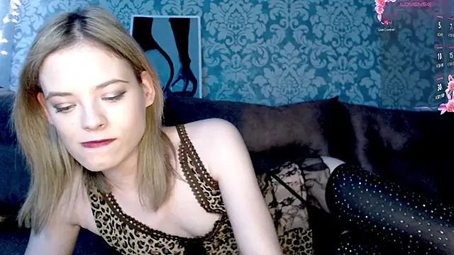 Kate  Loves online show from 12-16-25, 06:45