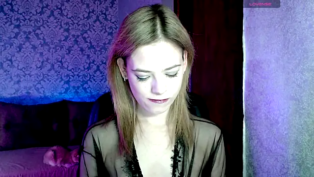 Kate  Loves online show from 04-21-26, 07:20