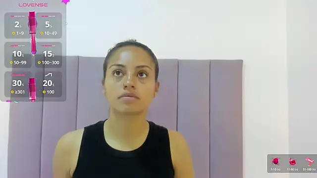 HoollyHendrix online show from 10-11-25, 07:59