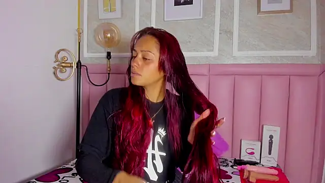 HoollyHendrix online show from 01-16-26, 08:57