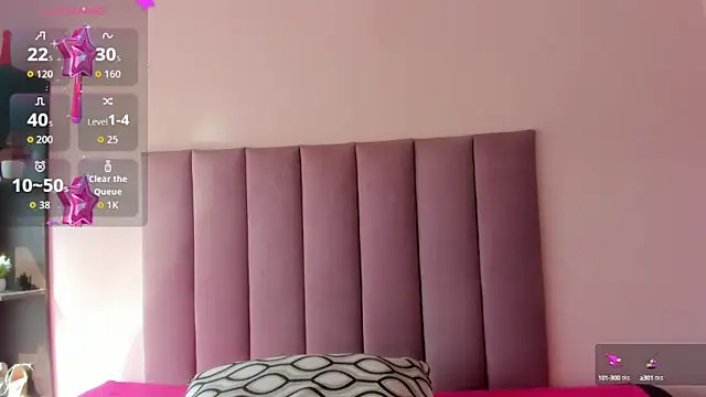 HoollyHendrix online show from 10-01-25, 07:51