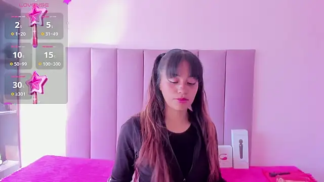 HoollyHendrix online show from 09-25-25, 07:42