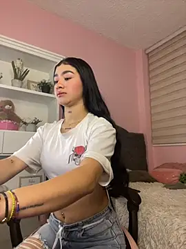 camila1 torres  online show from 11-24-25, 11:27