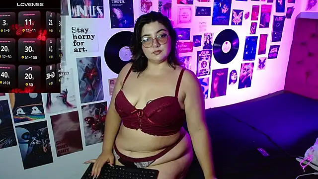 Roxy f w online show from 03-12-26, 12:16