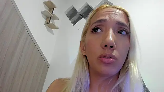 Snapshot of Isa_klein chatting on 02-06-26, 02:40 Isa klein online show from 02-06-26, 02:40