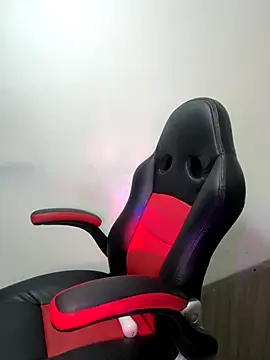 Snapshot of Isa_klein chatting on 11-01-25, 08:03 Isa klein online show from 11-01-25, 08:03