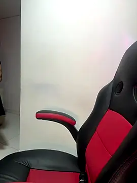 Snapshot of Isa_klein chatting on 11-30-25, 10:43 Isa klein online show from 11-30-25, 10:43