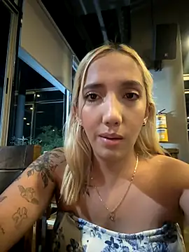 Snapshot of Isa_klein chatting on 09-30-25, 01:44 Isa klein online show from 09-30-25, 01:44