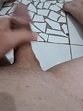 rafaelsouzzaa online show from 10-21-25, 01:16