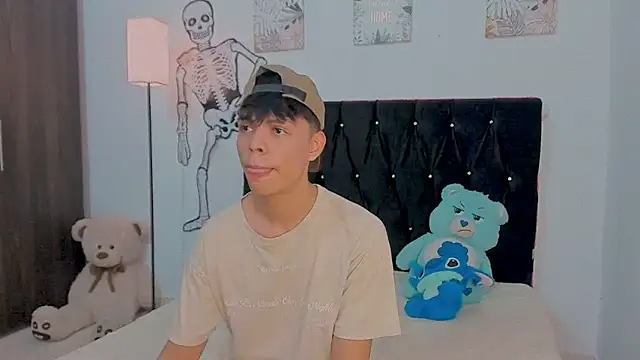 Zacktorres  online show from 10-25-25, 10:10