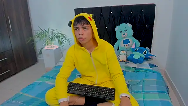 Zacktorres  online show from 10-05-25, 11:28