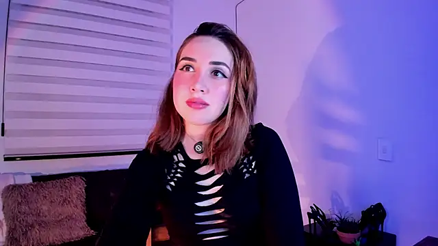 Snapshot of SarahCastillo_ chatting on 10-08-25, 03:08 SarahCastillo online show from 10-08-25, 03:08