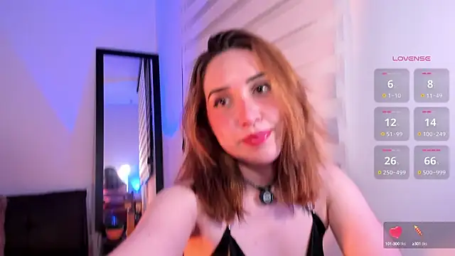 Snapshot of SarahCastillo_ chatting on 09-17-25, 07:10 SarahCastillo online show from 09-17-25, 07:10