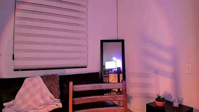 SarahCastillo  online show from 10-27-25, 08:15