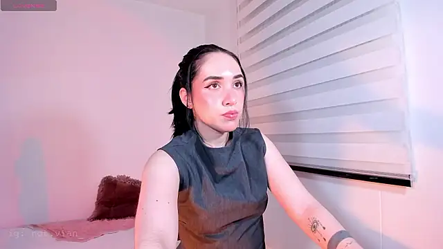 SarahCastillo  online show from 02-02-26, 02:43