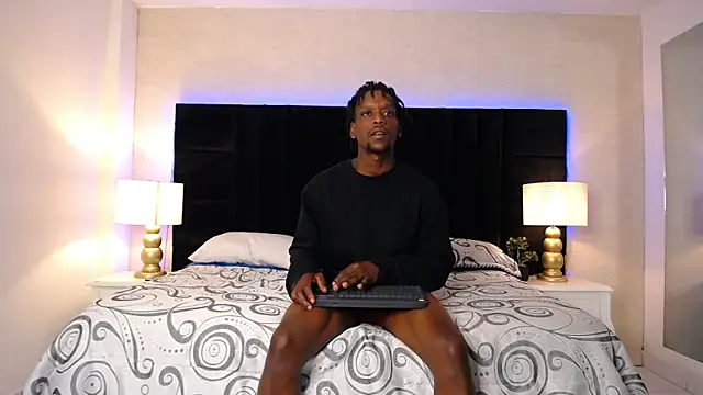 SkylerBigxxx online show from 05-03-26, 04:39