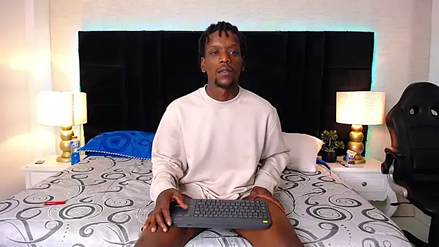 SkylerBigxxx online show from 05-07-26, 04:39