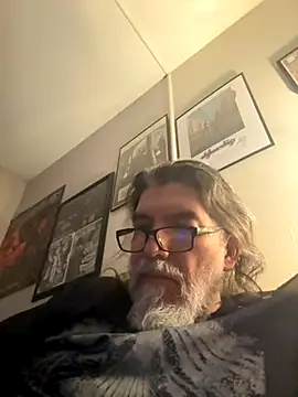 nothingbutagoontime68 online show from 11-19-25, 02:33