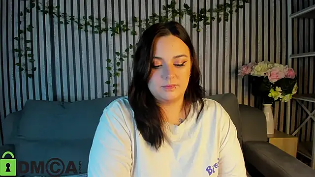 Mia R0ss online show from 10-27-25, 01:06