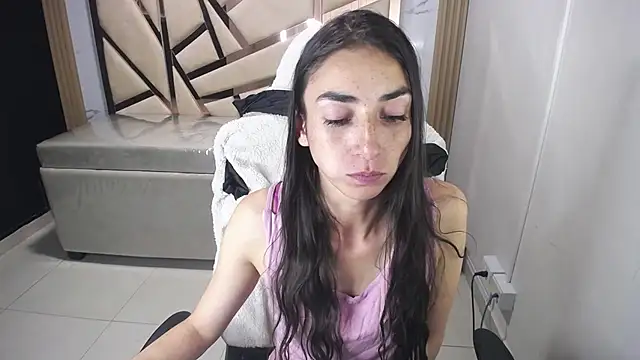 Maily a  online show from 11-25-25, 03:07