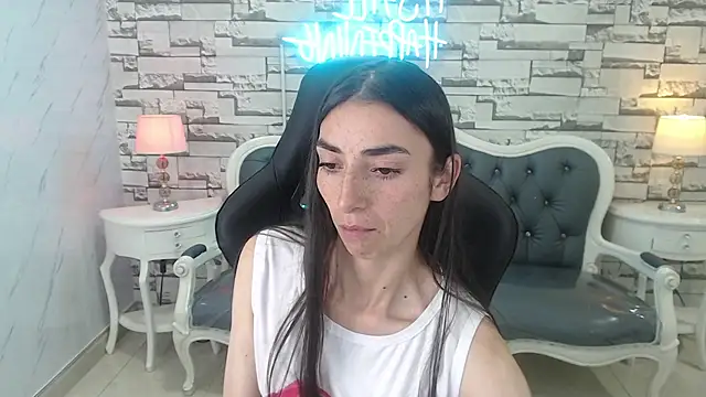 Snapshot of Maily_a_ chatting on 09-26-25, 03:02 Maily a online show from 09-26-25, 03:02
