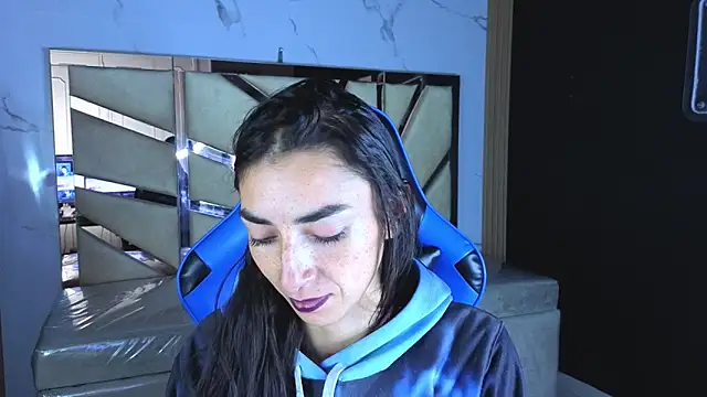 Maily a  online show from 03-22-26, 03:10