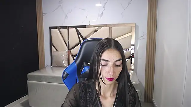 Maily a  online show from 11-07-25, 08:24