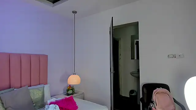 Amy Ferreira online show from 11-10-25, 03:00