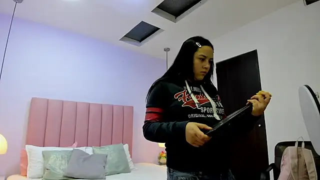 Amy Ferreira online show from 11-17-25, 11:20